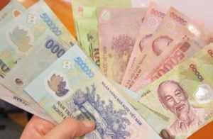 Какую валюту лучше брать во Вьетнам?