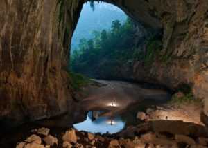 Путешественники восхищаются красотой пещеры Son Doong во Вьетнаме