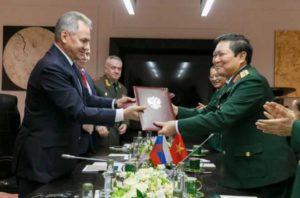 Вьетнам и Россия подписали дорожную карту сотрудничества в военной сфере