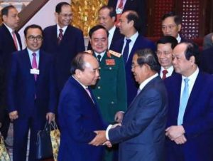 Премьер-министр Вьетнама встретился с коллегой из Камбоджи